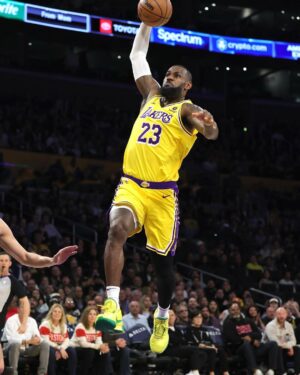LeBron James Instagram - YEAH GLO!!!!!! LET’S GET IT 😤😤😤🦍