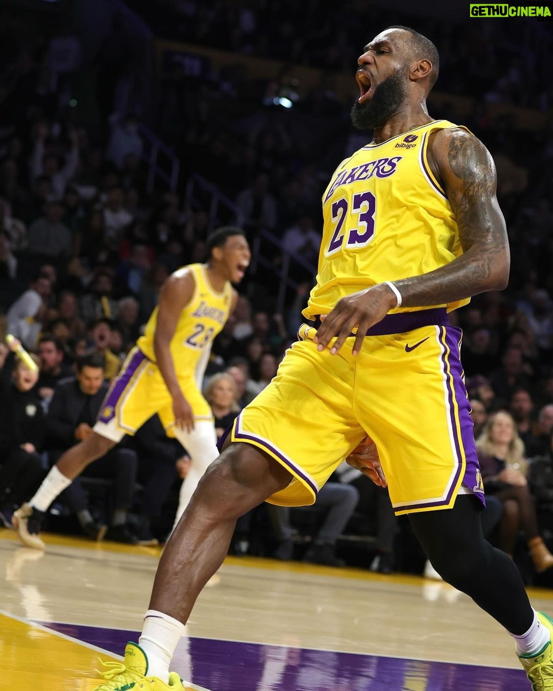 LeBron James - 2.4 Million Likes - YEAH GLO!!!!!! LETβS GET IT π€π€π€π¦