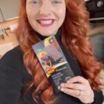 Lea Skálová Instagram – Zapomenutý výročí je zlej sen 😱😱 Naštěstí jsem to zvládla s @billa_cz rychle vykrejt a připravila jsem romantickou večeři během pár chvil 🙏 Pokud taky potřebujete zachránit tak už doručujeme v Praze, Brně a Mladé Boleslavi. Žádný chechtáky navíc to nestojí, protože dopravu budete mít zadarmiko 🤟🤟 A výběr NESKUTEČNEJ! Ve videu můžete vidět privátní značku Billa Premium, ze který vybírám když chci sáhnout po něčem fakt supr ❤️ třeba jejich parmezán mi nesmí v lednici chybět.
Co nejradši nakupujete v Bille vy?
#billaeshop #billarozvoz