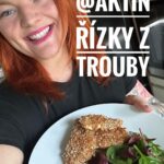 Lea Skálová Instagram - Slibovaný recept na řízky z trouby! ❤️❤️💪 Jako podle mě málo který jídlo překoná takovej dobrej šnycl 😂😂 Přeci jenom jsme fakt řízkovej národ a já doufám, že Vám udělám tímhle jednoduchým receptem na domácí fast food radost. Navíc od toho nebudeš smrdět dva dny jak smažená hranolka 😂😂🍟 A jako bonus je to zdravější verze a tak budeš o krok dál k vyvrženýmu vorvani letos na koupališti 😂❤️✌️ Recept: 2 kuřecí prsa 2 lžíce olivového oleje 2 lžíce hořčice 1/2 lžičky soli 1 lžička sušeného česneku 1 lžička sušené cibule 1/2-1 lžička mletého chilli (podle toto jak jsi hot🌶️) 150g crunchy flakes Všechny zmíněný suroviny pořídíš na www.aktin.cz/Lea Kuřecí prsa očistíme a nakrájíme na stejně velký kusy. Přidáme k nim sůl, hořčici a olivový olej. Promícháme, zakryjeme fresh folií a necháme v lednici marinovat přes noc. Na obalení si rozmixujeme crunchy flakes s chilli, česnekem a cibulí a naložené stripsy v tom obalíme. Dáme na plech s pečícím papírem a pečeme 25 minut na 180 stupňů. První kus si vždycky nařízněte než začnete servírovat, každá trouba peče jinak!! 🙏 Dresing: 200g zakysané smetany 1/2 lžička sušeného česneku 1/4 lžičky mletého chilli Malá hrst nasekané pažitky Vše smícháme dohromady a servírujeme společně s řízky ❤️❤️❤️🚀🥂🥇 Posílejte mi svoje výtvory a konkrétní odkazy na suroviny dávám do stories 💃🏼 #rizek #fit #rizekztrouby #recept #love #chef #fitness #fitnessrecipes @aktin