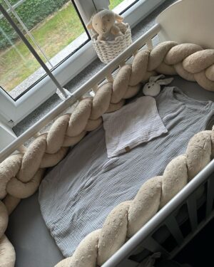 Lea Skálová Instagram - SOUTĚŽ JE JIŽ UKONČENA 

Teo má pro Vás soutěž ❤️🍼 O poukaz v hodnotě 1500,-Kč na nákup nádherných věcí od @sitickopromiminka ❤️❤️💃🏼 Máme od nich hned několik setů, mantinely, usínáčky a hlavně nejlepší spací vaky. Tyhle mušelínový nás teď v létě fakt zachránili. Jsou lehounký a hlavně ten vak vak si prostě neodkope a zároveň si může hýbat ručkama 🙏🙏 Pokud se chcete zapojit do soutěže tak mi napište do komentáře co byste si za poukaz vybrali vy ❤️ a nezapomeňte sledovat @sitickopromiminka 
JEDEM!

#soutez #vybavicka #miminko #spacipytel #muselin
