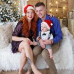 Lea Skálová Instagram – Krásné Vánoce a šťastný nový rok. Hlavně přejeme zdraví, štěstí a lásku. Podporujte se, objímejte a taky tolerujte jeden druhého. Přeju nám všem ať se bytosti na týhle planetě vzájemně respektují. Každý k tomu můžeme přidat ruku k dílu. Ne zítra ne po Novým roce. Zkuste to hned ❤️❤️❤️