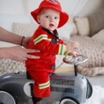 Lea Skálová Instagram – Chlapečku můj,
Nikdy jsem nevěřila, že se mi může tak moc změnit život…
Jsi to nejúžasnější, nejnáročnější, nejkrásnější a nejvíc neuvěřitelný, co mě kdy v životě potkalo ❤️❤️❤️ Od prvního dne jsem věděla, že udělám všechno na světě abys byl šťastný a to tak navždycky zůstane. Někdo někdy řekl, že mít dítě je jako vyrvat si srdce a nechat ho kráčet vedle sebe. To mi připadá jako přesný popis toho, co každý den cítím. Večer si říkám, že už Tě nemůžu milovat víc a ráno když se na mě zazubíš tak se přesvědčím o opaku.
Všechno nejkrásnější k Tvým prvním narozeninám.
Miluju Tě
Tvoje máma
#syn #prvninarozeniny #laska #zivot #stesti