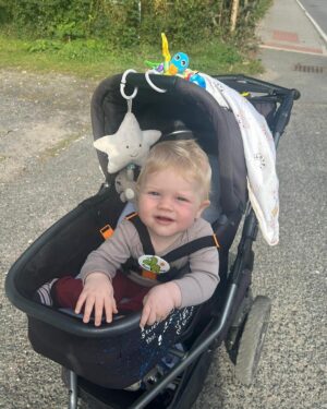 Lea Skálová Instagram - Ku příležitosti Teodorkova svátku bychom rádi udělali dobrý skutek ❤️ A díky @trendybaby.cz jsme získali dva kočárky @tfk_czsk jeden sporťák a jednu korbčku, které bychom rádi věnovali dvěma maminkam v těžké životní situaci 💔💔 Prosím napište stručně do komentáře, proč právě vy byste využili kočárek a nebo označte maminku, které by kočárek alespoň malinko pomohl…. Moc Vás prosím nepište mi příběhy do zpráv. Kdybych měla 1000 kočárů tak je všechny rozdám a nejradši bych pomohla všem.. Stačí opravdu stručně a my vylosujeme dvě z Vás. Počítejte si dle svého nejlepšího vědomí a svědomí. Nejedná se o soutěž, nýbrž o malinkou pomoc. 🙏🙏🙏
Moc děkuju ❤️🙏