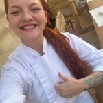 Lea Skálová Instagram – Tohle byl můj nejlepší nápad za poslední dobu. Sbalit Teodorka a mámu a vyrazit si společně do tepla ❤️🙏 Bylo to nádherný a doufám, že jsem Ti mami, aspoň malinko oplatila to všechno, co pro nás děláš a co už jsi udělala. Zasloužila bys dovolenou každý měsíc ❤️
Byli jsme v Egyptě v hotelu @serrybeachresort ať Vám odpovím hromadně. Bylo to tam boží, extrémně čistý, vkusný 🙏 byla jsem na exkurzi i ve všech kuchyních na hotelu a teda čistota a organizace byly naprosto v topu, celý týden jsem dávala jídlo z kuchyně i malýmu ❤️ tak moc jsem tomu věřila 🙏 Děkujeme za úžasnou péči a servis. Nejedná se o spolupráci, kdyby chtěl někdo buzerovat jak je tady dobrým zvykem 😂😂😂😂

#máma #mamaadcera #mamaasyn #trigenerace #babicka #laska #doovlena