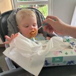 Lea Skálová Instagram – SOUTĚŽ 
Nejlepší hračka je samozřejmě zrovna to, co není hračka 😂😂 U nás teď frčí papírové ubrousky, kapesníčky a všechny tyhle zajímavý šustivý věci, který se daji snadno rozcupovat 😂😂 Mladý pán je taky využívá k etiketě při stolování a sám si otírá pusinku, prostě gurmán už od malička. Teď ho ty kapesníky zajímají ještě víc, protože nám přišla barevná edice DINO od @harmony_ceskarepublika 
Mají i super cool věci do školy třeba pro novopečený prvňáčky. Na to my si ještě chvíli počkáme, ale vy už si teď o balíček právě z edice DINO můžete teď zasoutěžit. 
Sledujte můj profil
Sledujte profil @harmony_ceskarepublika
Do komentáře mi napište s jakou nejdivnější věcí si rády hrajou Vaše děti 😂😂😂💃🏼💃🏼🍼

#soutez #hracky #zpetdoskoly