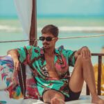 Leandro David Instagram - Vi vc passando/passou reto hahaha Quintou família, oq vcs acham da frase: “A quinta é a nova sexta”? 🤔 Comentem como vai ser a quinta de vcs hj, quero ver como vcs são 👀👀 #tbt de rexpeitoo Bora Bora Bar - Praia dos Carneiros