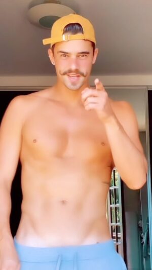 Leandro David Instagram - Tá com sdds de mim? 🤪🔥 Comentem aí se vcs tentariam…👀😈 #viral