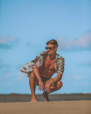 Leandro David Instagram - Olhando pra esse azul sem fim e pensando “Qual será meu próximo destino?? 🤔” Joga aí nos comentários pra onde vcs acham que eu deveria ir agora 👀👀🔥

📸: @vernerbrenan