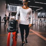 Leandro David Instagram - Look de viagem ON FIRE 🔥 by: @be_cava