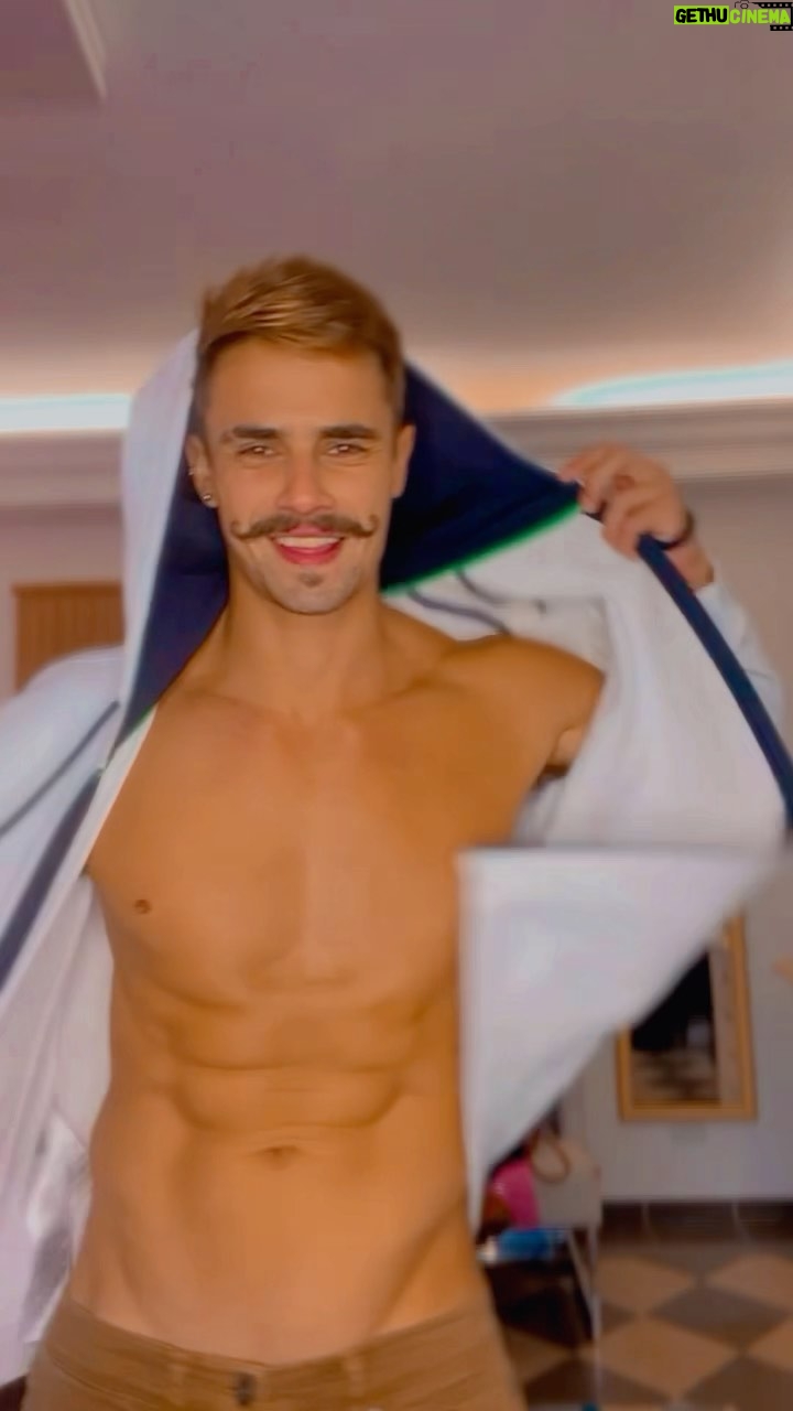 Leandro David - 67.5K Likes - Só pq faz tempo que não rola um biscoito pra vcs hahaha 🙈🙈 Duvido comentar “🍪🔥” 6x seguidas, vou stalkear quem conseguir 👀👀