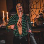 Leandro David Instagram - Qual a história da minha fantasia??? 👀 Kkkkkkkkk vou fixar as que eu mais gostar 🤪🧟 #halloween