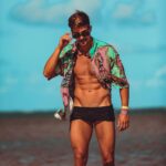 Leandro David Instagram - O #tbt de hj vai pra última viagem que eu fiz com minha família da Netflix 🔥 Ooo sdds de vcs viu, quando que é a próxima?? 👀👀 Praia dos Carneiros PE