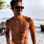 Leandro David Instagram - Foto de agradecimento ao Rio. Tu nunca me decepcionou, tirando o tempo nos últimos dias, mas tá tudo bem kkkkkkkk RJ, vc sempre terá uma parte do meu core ❤️ já estou com sdds 🥺 K08 Kite Surf Club