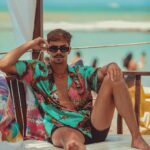 Leandro David Instagram - Vi vc passando/passou reto hahaha Quintou família, oq vcs acham da frase: “A quinta é a nova sexta”? 🤔 Comentem como vai ser a quinta de vcs hj, quero ver como vcs são 👀👀 #tbt de rexpeitoo Bora Bora Bar - Praia dos Carneiros
