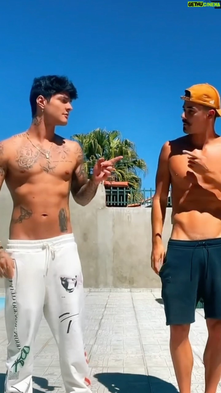 Leandro David - 42.5K Likes - Temos cara de 😈 ou 😇? 👀 @davikneip #explorar