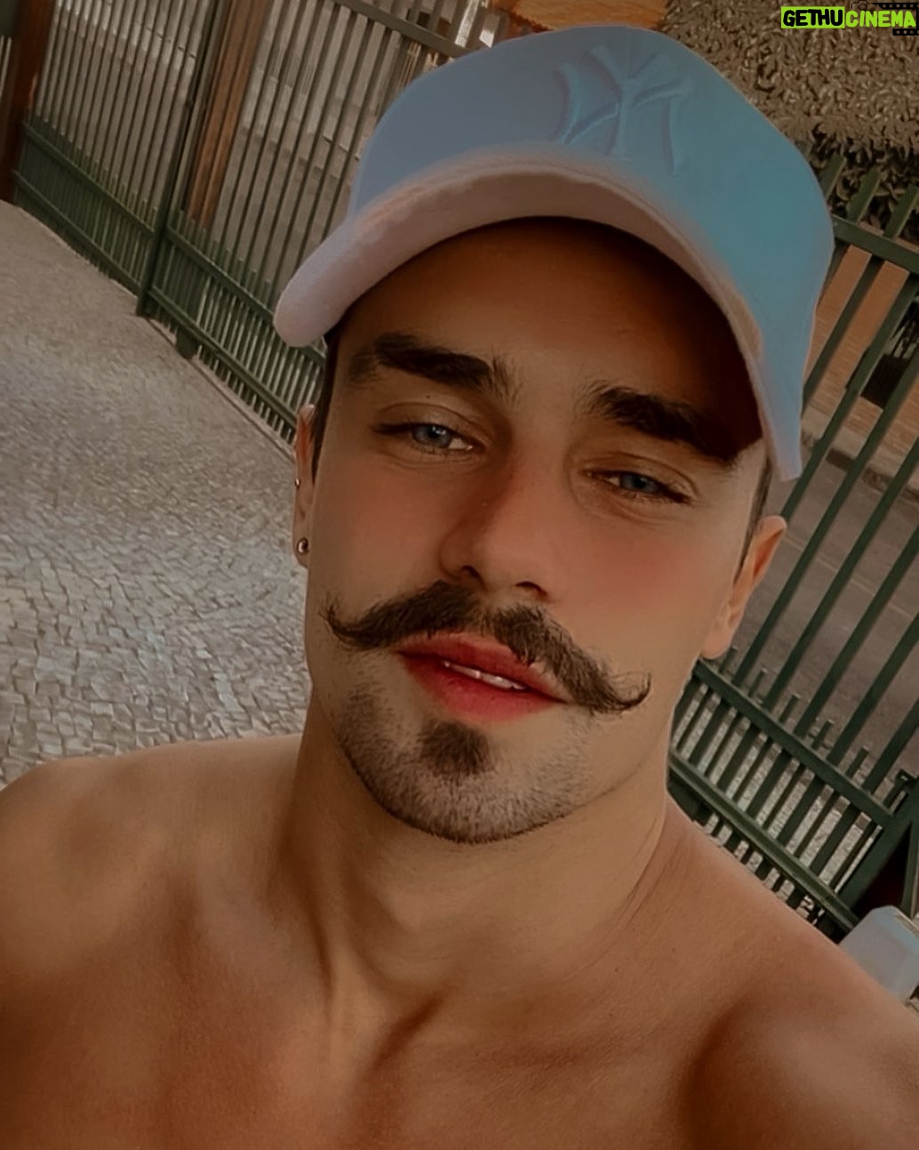 Leandro David - 15.9K Likes - Ooo se Deus desse asa a cobra viu 🔥🔥Do story pro feed pq sim 😏