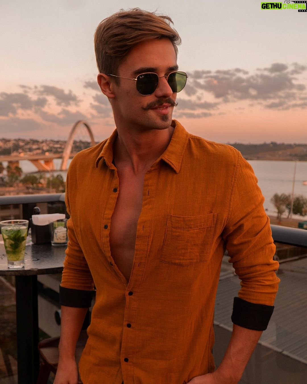 Leandro David - 13.2K Likes - Na moral, olha essa vista 🤤 Mas eae, sextou ou num sextou?? 👀🔥🔥
📸: @mateuscalencar o braboo
