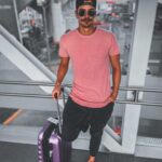 Leandro David Instagram - Se vc pudesse escolher viajar para qualquer lugar do mundo agora, pra onde vc iria?? ✈️🌎 Localizando