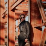 Leandro David Instagram - Editorial all black feito pra @mzaniratto 🖤 “Quando a ousadia casa com a sofisticação” E aproveitando pra falar pra vcs que na quarta-feira (23/09) terá uma live solidária muito especial no canal do YouTube dos cara, então entrem na página deles e se inscrevam pra vcs não perderem....vai ter uma surpresa pra quem estiver vendo a live 🙊🙊 Fiquem ligados 👊🏼🔥