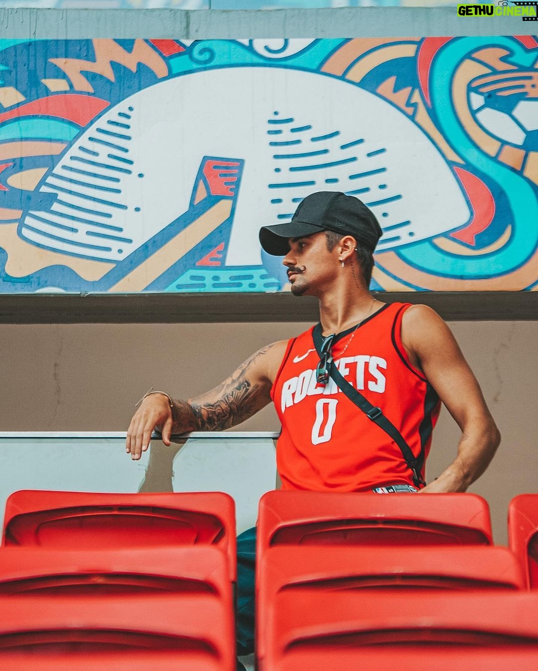 Leandro David Instagram - 😒 “Ou Leandro, olha a foto aqui” 😜✌🏼 Estádio Nacional de Brasília Mané Garrincha