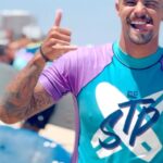Leandro David Instagram - E pra fechar com 🔑 de ouro essa viagem maravilhosa, não podia faltar uma aulinha especial de surf 🏄🏼‍♂️🌊😜🤙🏼 STP Surf School