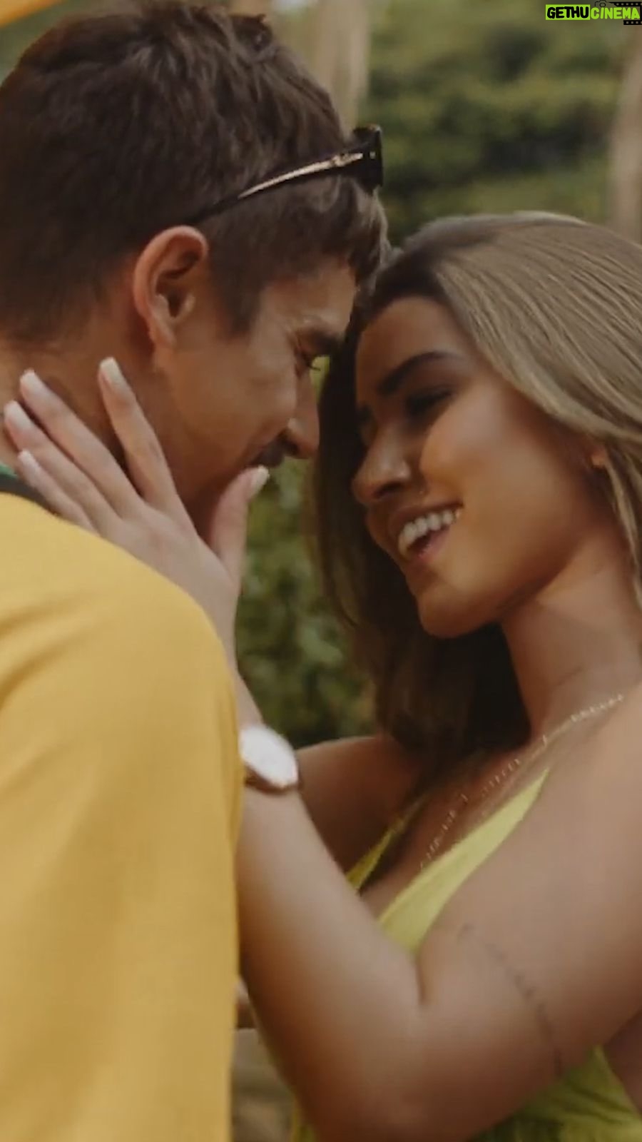 Leandro David Instagram - Famíliaaaa, vim informa-los que essa Quinta, dia 24, além de Brasilzão estreando nos gramados temos eu e a muié estreando no clipe do @grupodozeporoito às 12h08 no canal deles do YouTube hein 👀 Quero ver todo mundo repostando muito, pq o clipe tá um nojooo 🤤🔥🔥