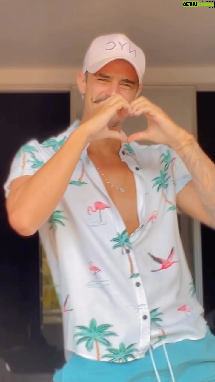 Leandro David Instagram - Família, como vocês sabem, nossos queridíssimos @grupomenosemais estão chegando em Brasília para gravarem um super DVD que promete o melhor show de pagode que vocês já viram, e é claro que a @globobrasilia está 100% on com eles. Dia 02/11, Quarta-Feira, Brasília vai parar 🔥 #CONFIA e vamos nessa 🤪
