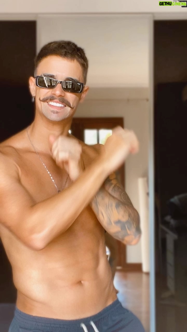 Leandro David - 29.4K Likes - Cuidado 🦈 vai te pegar… kkkkkkk Todo desengonçado mas nois tenta 😅😅 #explorar