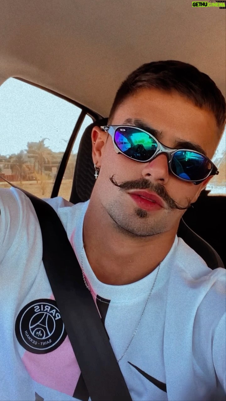 Leandro David Instagram - Eae, que época vc prefere o Leandin??? 👀 KKKKKK como o tempo faz bem pra gente viu 😂😂