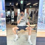 Lee Charles Instagram – 日常保養很重要
這次找了恩緹悠活時尚診所
@anti_tpe 來解決一些肌膚問題

為了不讓歲月痕跡留在臉上
不管是肌膚的小瑕疵或是惱人的動態紋在變成靜態紋前
我選擇Letybo保提拉肉毒來解決抬頭紋
以及PICOCARE皮秒蜂巢來改善斑點與毛孔等肌膚瑕疵😎

#恩緹悠活時尚診所
#Letybo保提拉肉毒
#肉毒桿菌 
#肉毒除皺 
#抬頭紋
#PICOCARE
#PICOCARE皮秒
#專業醫師不讓你眉壓眼 
#皮秒蜂巢

恩緹Line : @antitp
輸入【231017】專人回覆