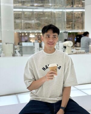 Lee Charles Instagram - 喝個咖啡收收心

%ARABICA