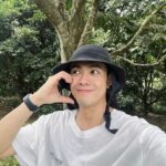 Lee Charles Instagram - 太久沒爬山了 很累很喘很濕 但沒忘記自拍 🏔️ 四獸山-獅虎象豹