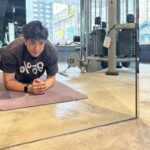Lee Charles Instagram - 一個逐漸無法管理表情的過程🤪 我的教練 @ovaltine_1010 不僅會健身 還會教健身 最重要的是很會拍照😎 Goal Fitness 走健身