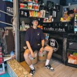 Lee Charles Instagram – 天氣好熱
來杯泰奶

@chatramue 泰國美功鐵道市場