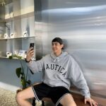 Lee Charles Instagram – 1好無鳥噢
2來張自拍
3瘋狂自拍
4自拍被抓
5覺得尷尬
6拿鐵一杯
7一角鯨魚
8桌子亮晶晶
9menu在這裡

@monodoncoffee 一角鯨咖啡 Monodon Coffee