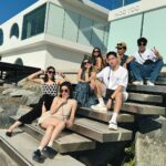 Lee Charles Instagram – 23年末和親愛的家人朋友一起去旅行一起在太空飛行感恩的心感謝有你🤍

#mooyoo 
這家咖啡廳位於曼谷郊區
開車約莫一小時
塞車的話就看運氣了
現場無限寬廣
一下車就有心曠神怡的感受
乾淨利落的建築
搭配老天賞的陽光
拍拍照聊聊天
喝喝咖啡喝喝酒
時間一下子就過去

特別感謝金剛旅行社的推薦
包車遊曼谷一整天
吃吃喝喝玩玩睡睡
@kktravelinasia MOO YOO