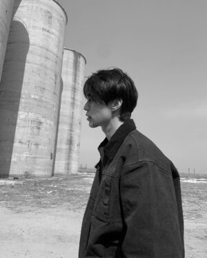 Lee Dong-wook Instagram - 유품을 꼭 저 위에서 태워야해?? 너무 높아...😮‍💨