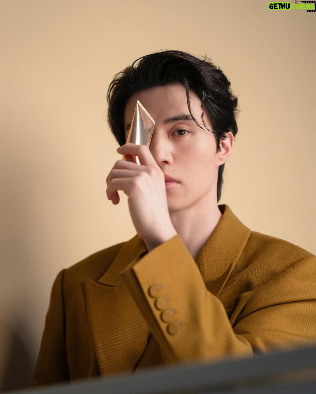 Lee Dong-wook Instagram - - 올겨울 피부 고민은 동욱 배우가 해결해 드립니다✌🏻 ‘더마펌(dermafirm)’ 포스트로 지금 방문해 보세요🧴 - 포스트 보러 가기 👉🏻 https://naver.me/GHVQ7Q4N - #이동욱 #LeeDongWook #李栋旭 #욱스타그램 #광고 #더마펌 #dermafirm