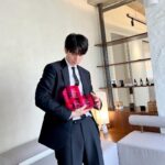 Lee Dong-wook Instagram - 감사합니다! 직접 투표로 뽑아 주셔서 더 의미 깊습니다. 더 큰 웃..음.....으로 보답하겠......휴😤😘