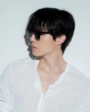 Lee Dong-wook Instagram - -
매 컷마다 도파민이 폭발하는
‘에스콰이어’ 화보 현장, 지금 공개합니다🕶️
-
포스트 보러 가기 
👉🏻 https://naver.me/GmfZeOaS
-
#이동욱 #LeeDongWook #李栋旭 #욱스타그램
#에스콰이어 #ESQUIREKOREA
#톰포드 #톰포드아이웨어 #TOMFORD #TOMFORDEYEWEAR