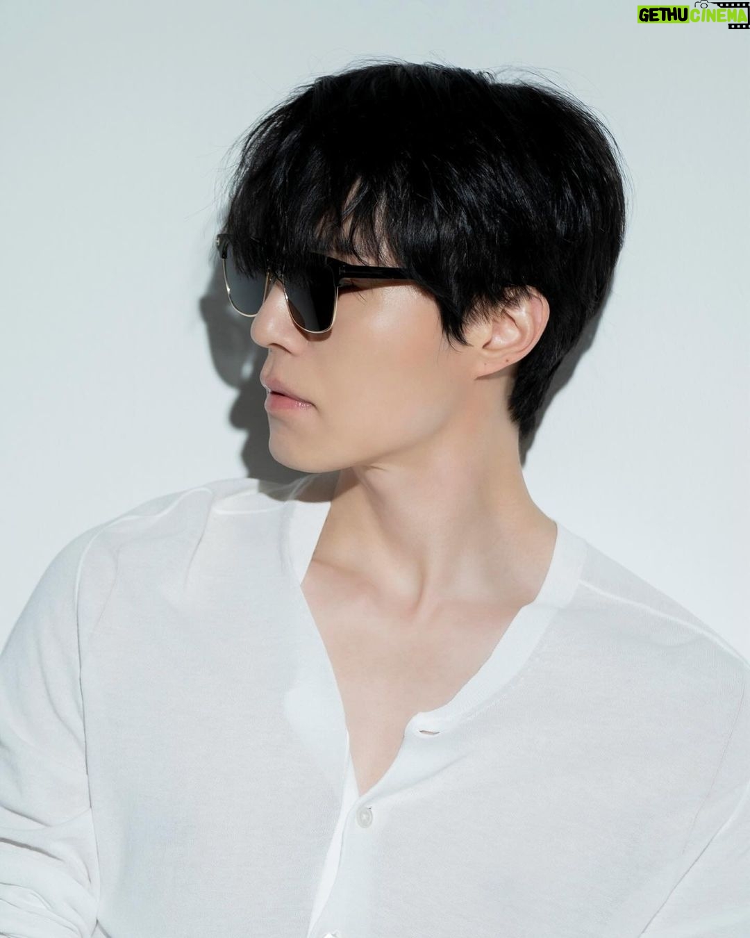Lee Dong-wook - 1.5 Million Likes - -
매 컷마다 도파민이 폭발하는
‘에스콰이어’ 화보 현장, 지금 공개합니다🕶️
-
포스트 보러 가기
👉🏻 https://naver.me/GmfZeOaS
-
#이동욱 #LeeDongWook #李栋旭 #욱스타그램
#에스콰이어 #ESQUIREKOREA
#톰포드 #톰포드아이웨어 #TOMFORD #TOMFORDEYEWEAR