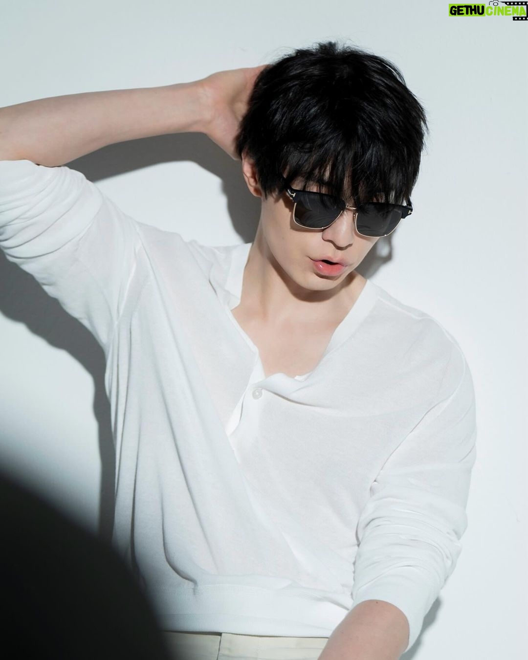 Lee Dong-wook - 1.5 Million Likes - -
매 컷마다 도파민이 폭발하는
‘에스콰이어’ 화보 현장, 지금 공개합니다🕶️
-
포스트 보러 가기
👉🏻 https://naver.me/GmfZeOaS
-
#이동욱 #LeeDongWook #李栋旭 #욱스타그램
#에스콰이어 #ESQUIREKOREA
#톰포드 #톰포드아이웨어 #TOMFORD #TOMFORDEYEWEAR