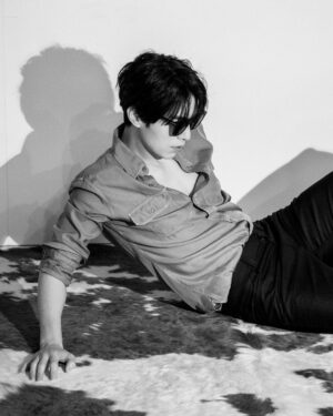Lee Dong-wook Instagram - -
매 컷마다 도파민이 폭발하는
‘에스콰이어’ 화보 현장, 지금 공개합니다🕶️
-
포스트 보러 가기 
👉🏻 https://naver.me/GmfZeOaS
-
#이동욱 #LeeDongWook #李栋旭 #욱스타그램
#에스콰이어 #ESQUIREKOREA
#톰포드 #톰포드아이웨어 #TOMFORD #TOMFORDEYEWEAR