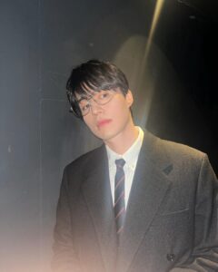 Lee Dong-wook Instagram - 무대인사 끝! 팬들도 고생했어요~고마워❤️