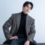 Lee Dong-wook Instagram – –
이동욱 작가님의 <싱글 인 서울> 출판기념회에
여러분을 모십니다

✔️일시: 11월 29일(수)부터 ~
✔️장소: 전국 극장🎞️ 그리고 포스트✍🏻
–
포스트 보러 가기 
👉🏻 https://naver.me/GEIK5JC0
–
🎬 영화 <싱글 인 서울> 절찬 상영 중
–
#이동욱 #LeeDongWook #李栋旭 #욱스타그램
#싱글인서울 #SingleinSeoul #영호
#보그코리아 #VOGUEKOREA