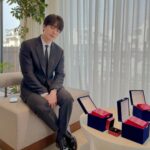 Lee Dong-wook Instagram – 감사합니다! 직접 투표로 뽑아 주셔서 더 의미 깊습니다. 더 큰 웃..음…..으로 보답하겠……휴😤😘