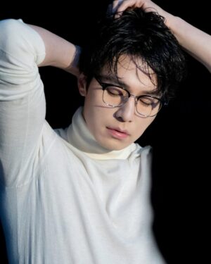 Lee Dong-wook Instagram - -
매 컷마다 도파민이 폭발하는
‘에스콰이어’ 화보 현장, 지금 공개합니다🕶️
-
포스트 보러 가기 
👉🏻 https://naver.me/GmfZeOaS
-
#이동욱 #LeeDongWook #李栋旭 #욱스타그램
#에스콰이어 #ESQUIREKOREA
#톰포드 #톰포드아이웨어 #TOMFORD #TOMFORDEYEWEAR