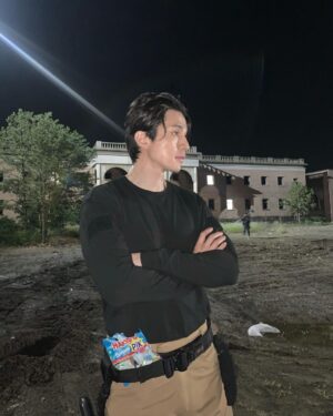 Lee Dong-wook Instagram - 새해 복 많이 받으세요 즐거운 설 보내시길