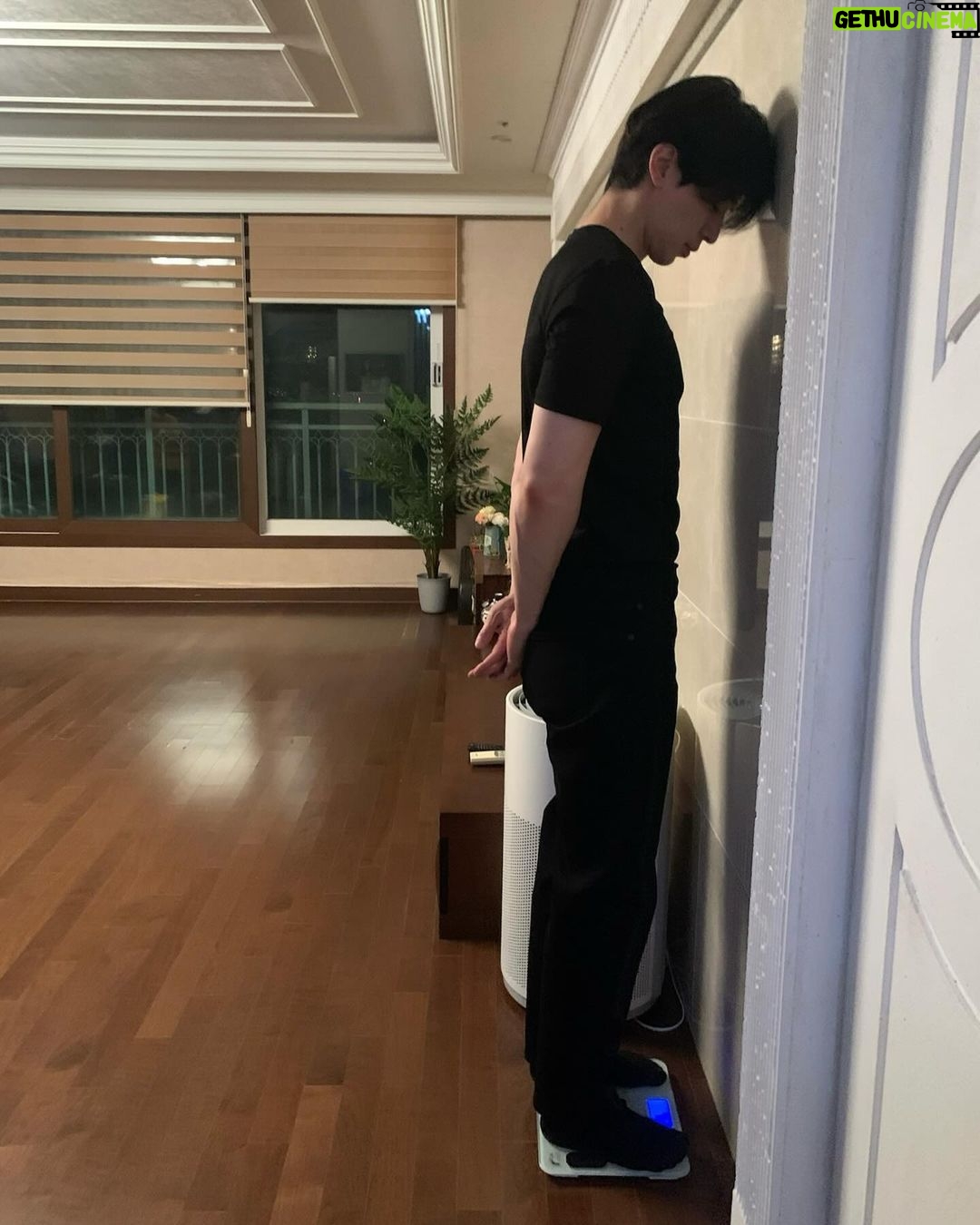 Lee Dong-wook - 1.6 Million Likes - 아직 몇발 남았다 데헷😉